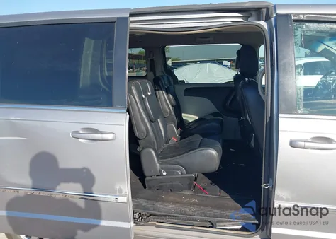 2014 Chrysler Town & Country Touring from USA, damaged, VIN 2C4RC1BG1ER247247